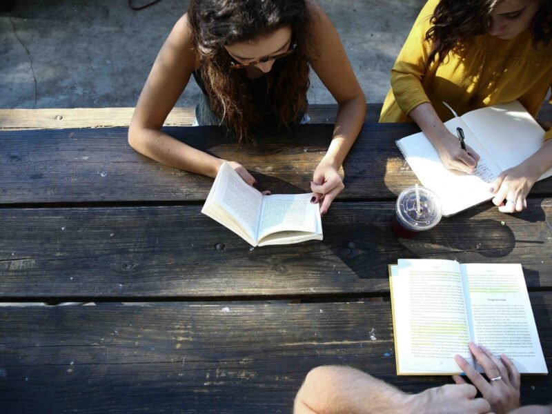Email Newsletters That People Want to Read