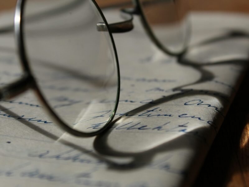 Using Red Herrings to Misdirect Your Readers