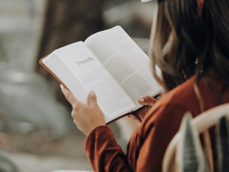 Writing a Cliffhanger Ending That Hooks Readers