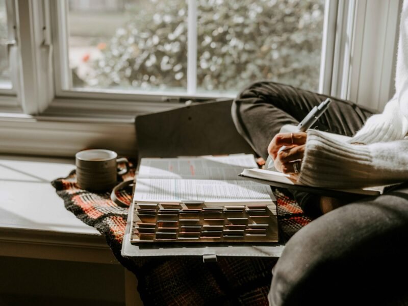 Improving Storytelling Skills in Everyday Conversations