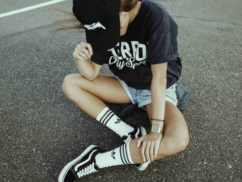 Minimalist Fashion - Owning Less, Styling More