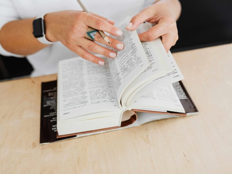 The Role of Cognates in Learning a New Language Quickly